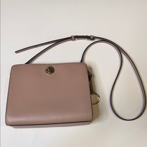 Michael Kors Rivington Fawn MD Messenger